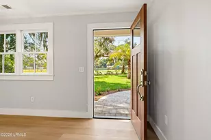 1307 Lafayette St, Beaufort, SC 29902 - Photo 2