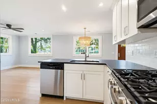 1307 Lafayette St, Beaufort, SC 29902 - Photo 10