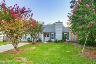 2905 Riverside Dr, Beaufort, SC 29902 - Photo 2