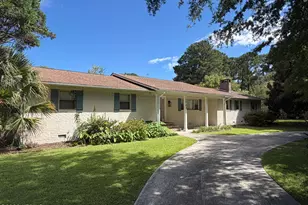 1703 Riverside Dr, Beaufort, SC 29902 - Photo 1