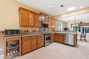 9 Scenic Dr, Bluffton, SC 29909 - Photo 2