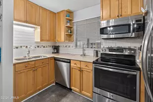 663 William Hilton Pkwy, Hilton Head Island, SC 29928 - Photo 12