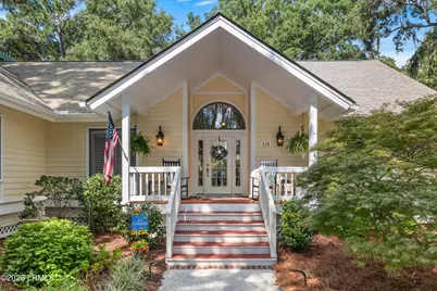 718 Island Circle E, Saint Helena Island, SC 29920 - Photo 2