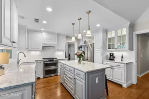 718 Island Cir E, Saint Helena Island, SC 29920 - Photo 10