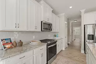 23 Middle Is St, Beaufort, SC 29907 - Photo 10