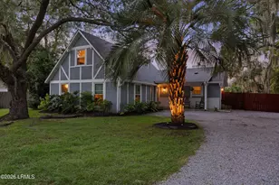 2834 W Royal Oaks Dr, Beaufort, SC 29902 - Photo 1