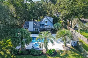 2834 W Royal Oaks Dr, Beaufort, SC 29902 - Photo 1