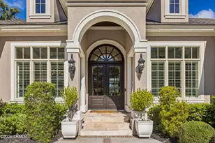 526 Colonial Dr, Hilton Head Island, SC 29926 - Photo 2