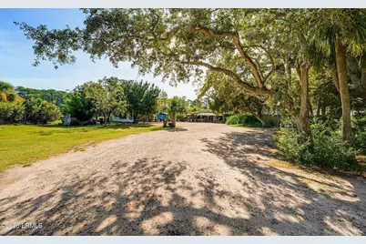 2111 Sea Island Parkway, Harbor Island, SC 29920 - Photo 30