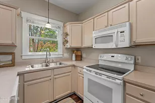 2664 Broad St, Beaufort, SC 29902 - Photo 10
