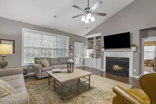 34 Clayton Ct, Bluffton, SC 29910 - Photo 2