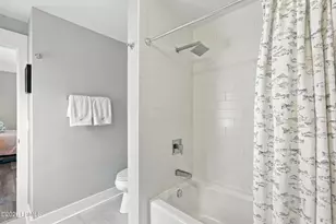 11 Dolphin Point Ln, Hilton Head, SC 29926 - Photo 20