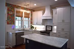 8 Hayek St, Beaufort, SC 29907 - Photo 4
