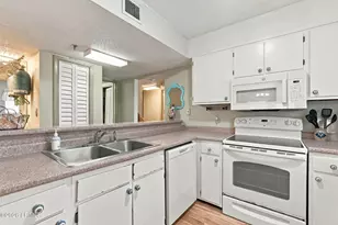 663 William Hilton Pkwy, Hilton Head Island, SC 29928 - Photo 6