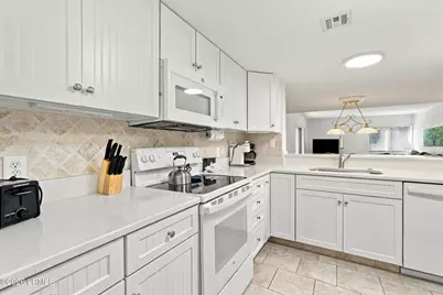 22 Lighthouse Road #522, Hilton Head, SC 29928 - Photo 2