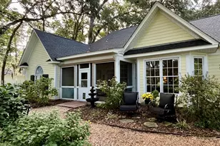 28 Barnwell Dr, Beaufort, SC 29907 - Photo 2