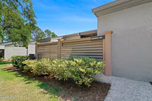 226 S Sea Pines Dr, Hilton Head, SC 29928 - Photo 4