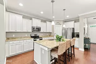 327 Cockle Ln, Beaufort, SC 29906 - Photo 8