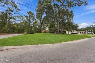 3000 Dogwood Street, Beaufort, SC 29906 - Photo 2