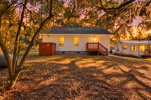 1254 Ribaut Rd, Beaufort, SC 29902 - Photo 2