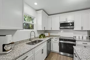 1254 Ribaut Rd, Beaufort, SC 29902 - Photo 8