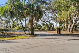 2001 Berkeley Circle, Port Royal, SC 29935 - Photo 1