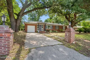 1703 Palmetto Dr, Beaufort, SC 29902 - Photo 1