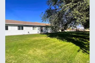 553 E Nygreen St, Grantsville, UT 84029 - Photo 1
