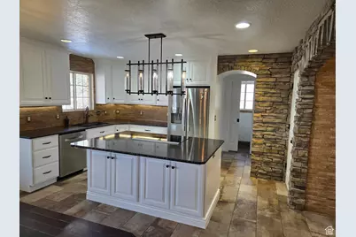 1659 Lakeview Dr, Bountiful, UT 84010 - Photo 1