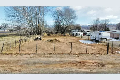 256 N 600 E #3, Richfield, UT 84701 - Photo 1