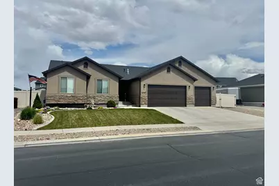 1047 E Hunter Ln, Eagle Mountain, UT 84005 - Photo 1
