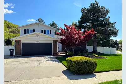 2552 E Fox Hunt Dr, Sandy, UT 84092 - Photo 1