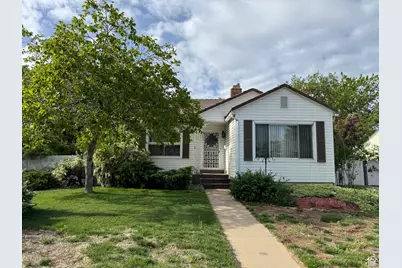 298 N Lakeview Dr, Clearfield, UT 84015 - Photo 1