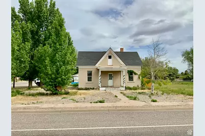209 E 300 N, Richfield, UT 84701 - Photo 1