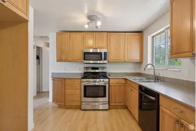 12125 S York Ridge Rd, Sandy, UT 84094 - Photo 1