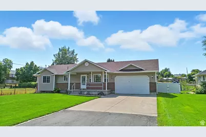 135 W 200 S, Hyrum, UT 84319 - Photo 1