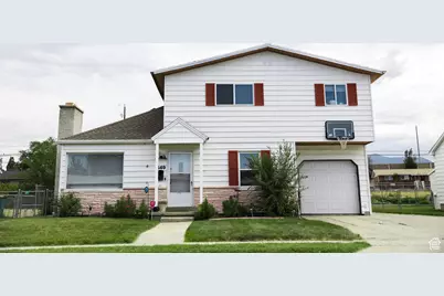 549 S Maple St St E, Clearfield, UT 84015 - Photo 1