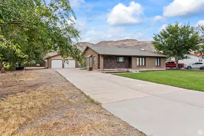 248 S Center St, Elsinore, UT 84724 - Photo 1