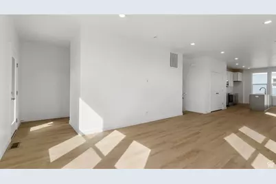 1451 N 1875 W #168, Layton, UT 84041 - Photo 6