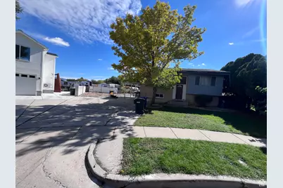 3055 S Dennis Cir W, West Valley, UT 84120 - Photo 1