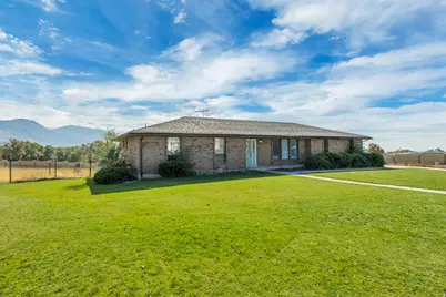 5423 W Pebble Ln, Highland, UT 84003 - Photo 1