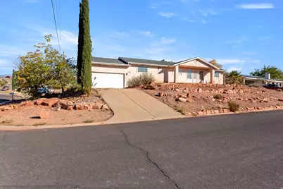 711 E Scenic Dr N, Washington, UT 84780 - Photo 1