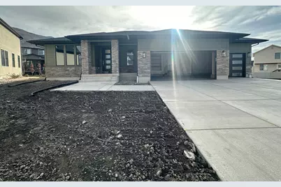 647 W Summerhill Ln W, Centerville, UT 84014 - Photo 1