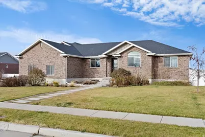 3332 W 1800 N, Clinton, UT 84015 - Photo 1