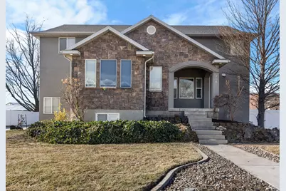 706 S 600 E, Layton, UT 84041 - Photo 1