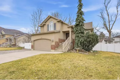 687 W 2025 N, Centerville, UT 84014 - Photo 1