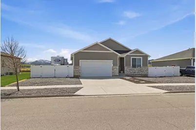 620 E 600 S, Hyrum, UT 84319 - Photo 1