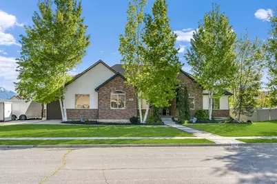 698 N Farmland Dr, Kaysville, UT 84037 - Photo 1