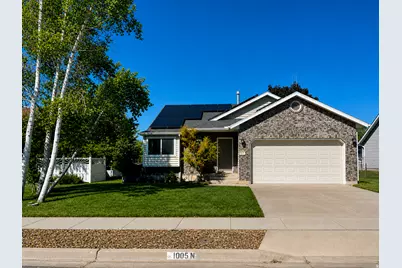 1095 N 2925 W, Layton, UT 84041 - Photo 1