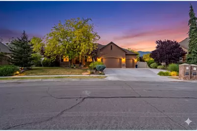 152 N Vista Dr, Kaysville, UT 84037 - Photo 1